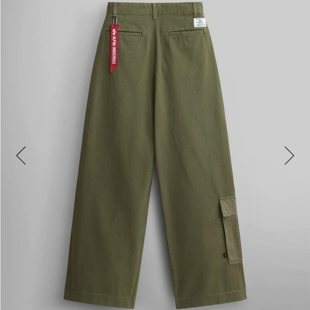 Cargo pants - Picture 2 of 3